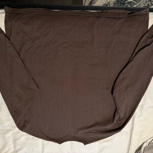 SKIMS Chocolate Brown Long Sleeve Crew Shirt